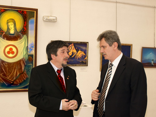 Sr. Leonardo O. Amaral, Presidente de la Asociación ADA Roerich, y Sr. Valery Frolov, Vicedirector del Centro de Cooperación Internacional en Ciencia, Economía y Cultura (de izquierda a la derecha)